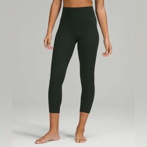 Lululemon Align High-Rise Crop 24”
- Rainforest Green